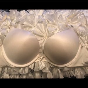 Victoria’s Secret Bombshell Plunge Bra